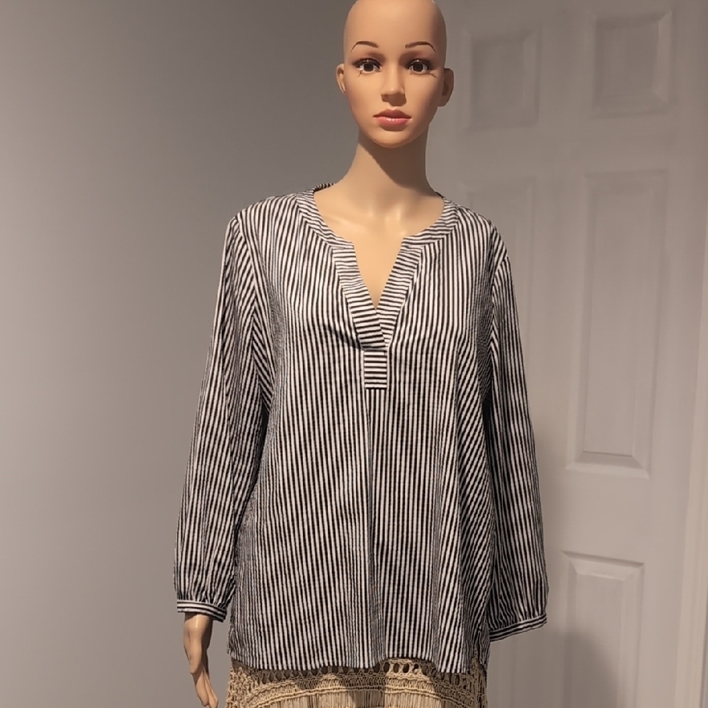 Vineyard Vines Gray Blouse with Bishop Sleeves